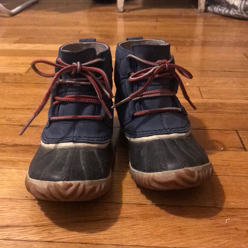 Sorrel rain boots